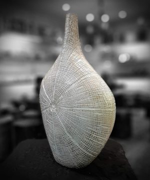 گلدان دارکوب بزرگ سفيد پتينه